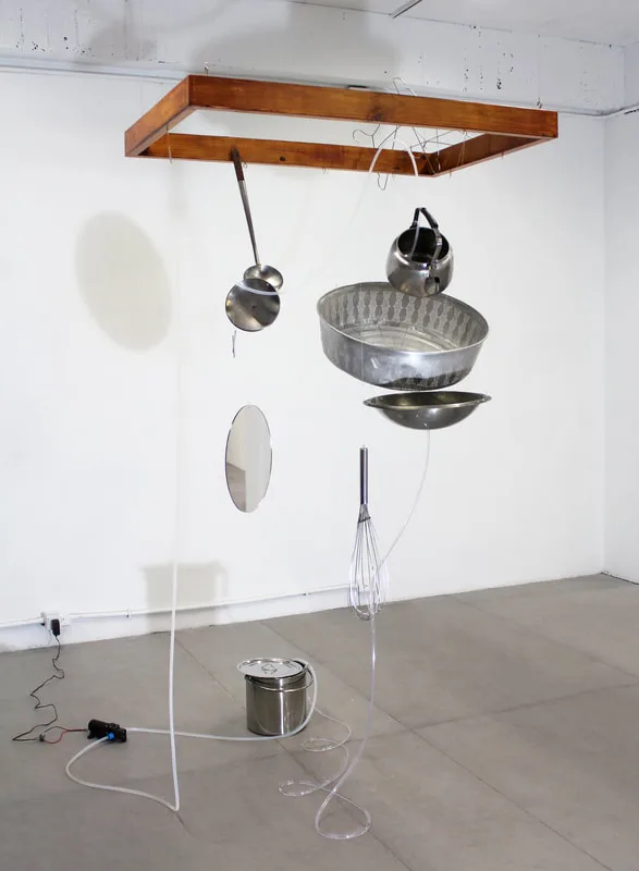 毛利悠子 Yuko Mohri, 'Moré Moré (Leaky): flow #1', 2018, 複合裝置 mixed media installation, 尺寸依場地而定 dimensions variable